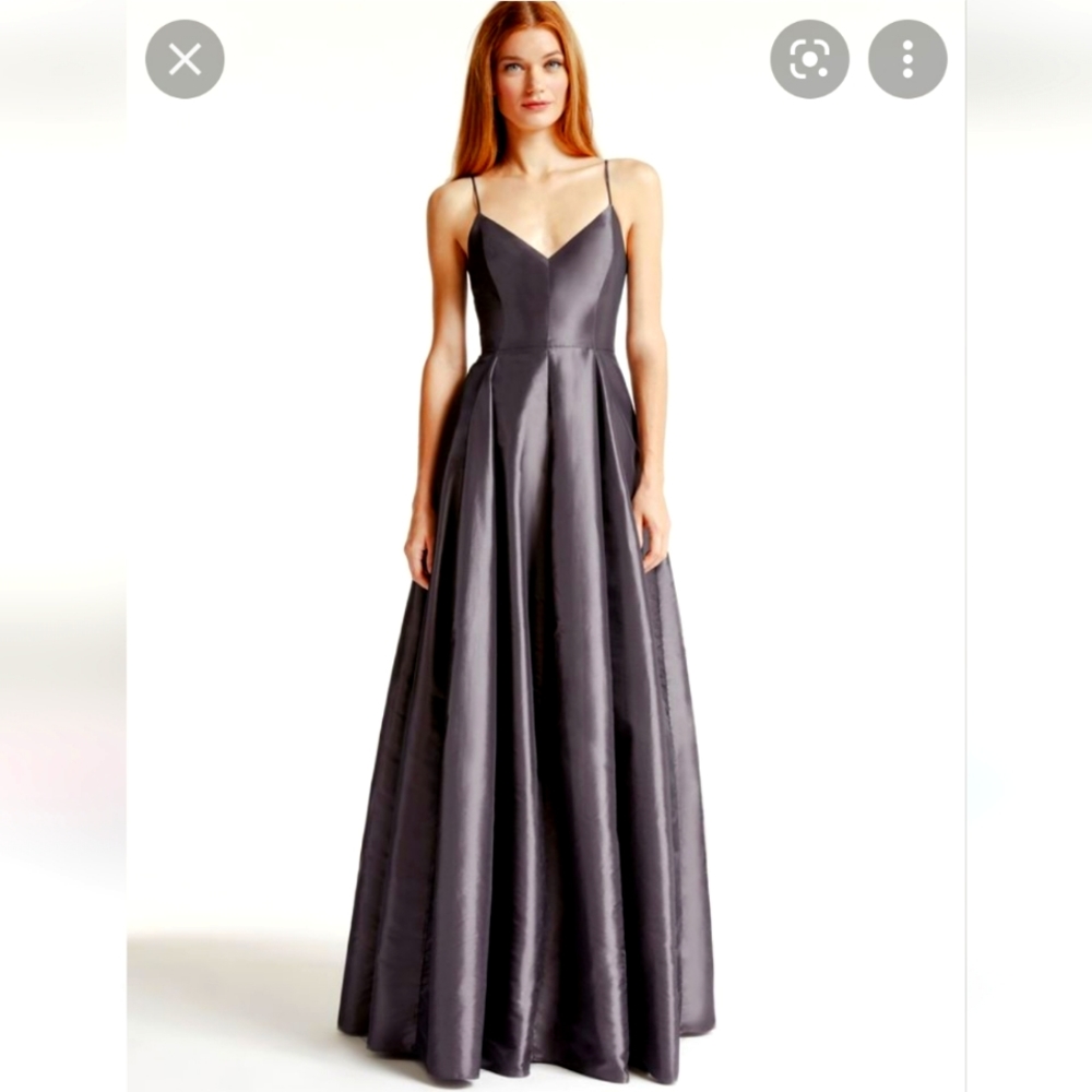 Halston Heritage Taffeta Structured Prom Formal Black-Tie Gown